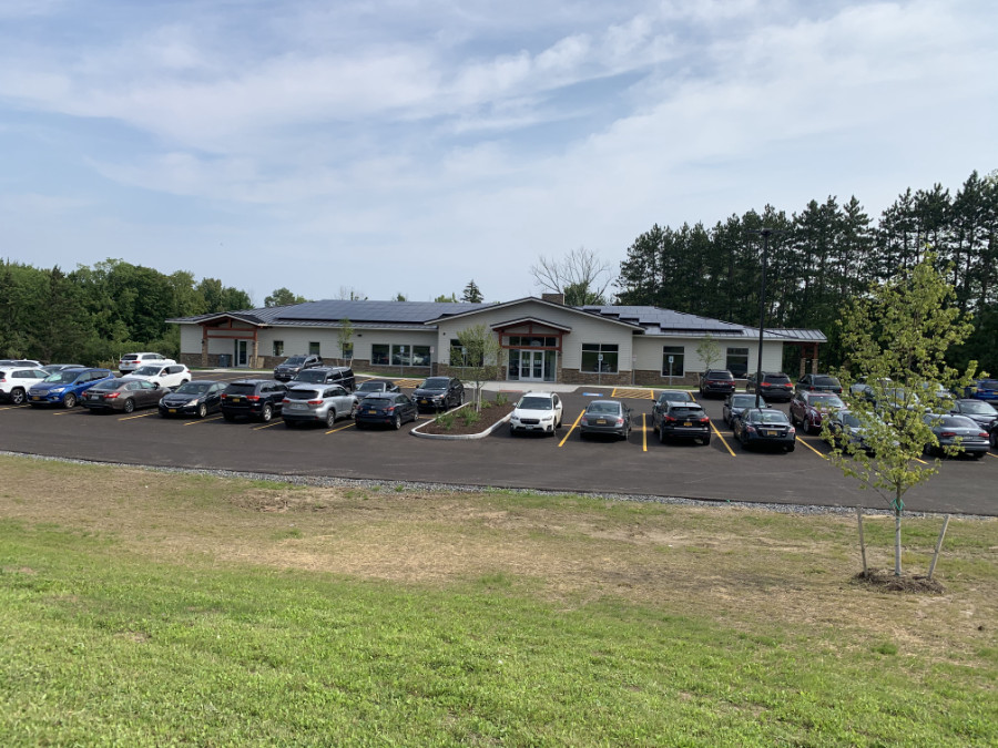 Dental building (road view)